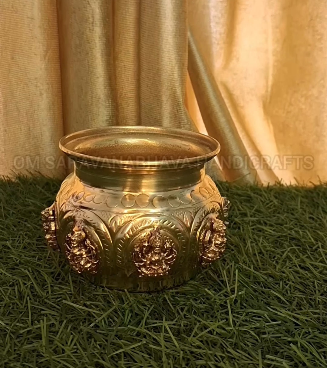 ASHTALAKSHMI KALASA SOMBU