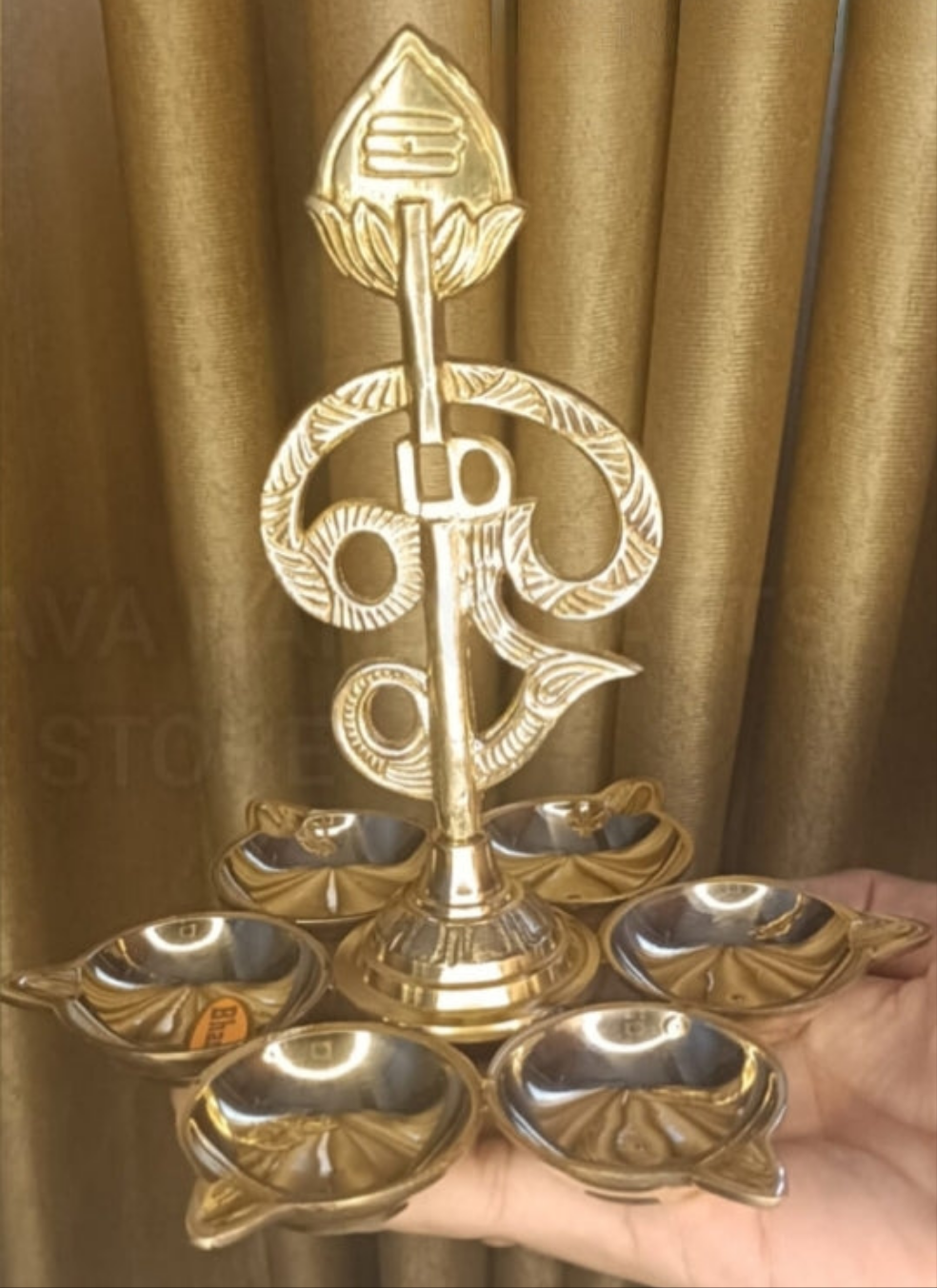 AARUMUGA OM VEL VILAKKU