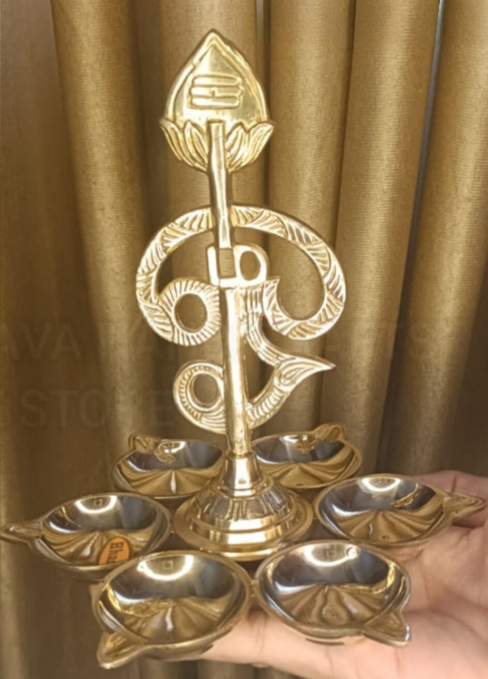 AARUMUGA OM VEL VILAKKU