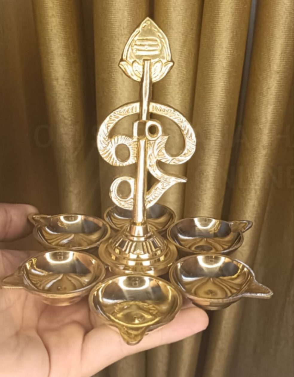 AARUMUGA OM VEL VILAKKU