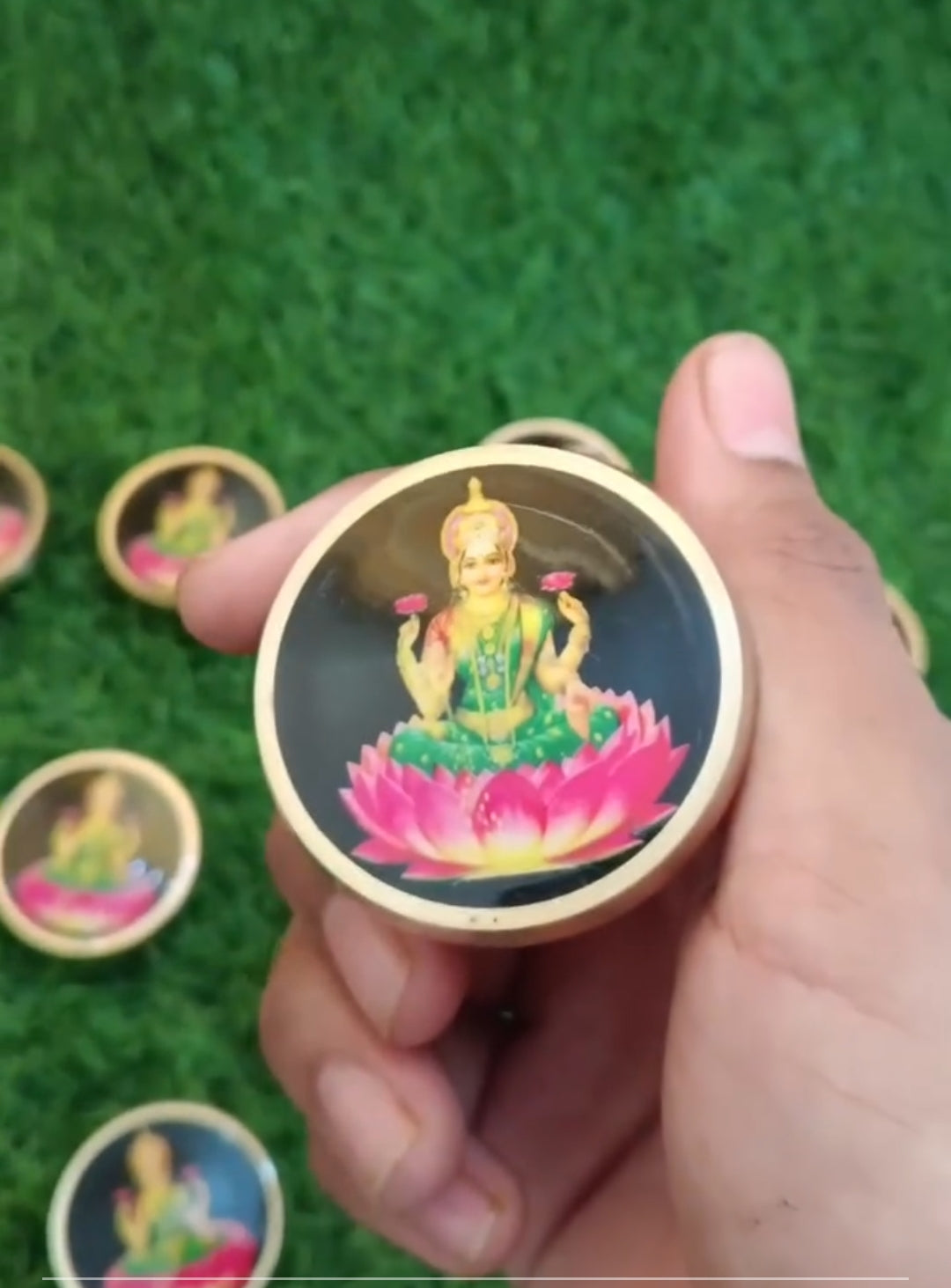 MAHALAKSHMI KUM KUM CHIMIL