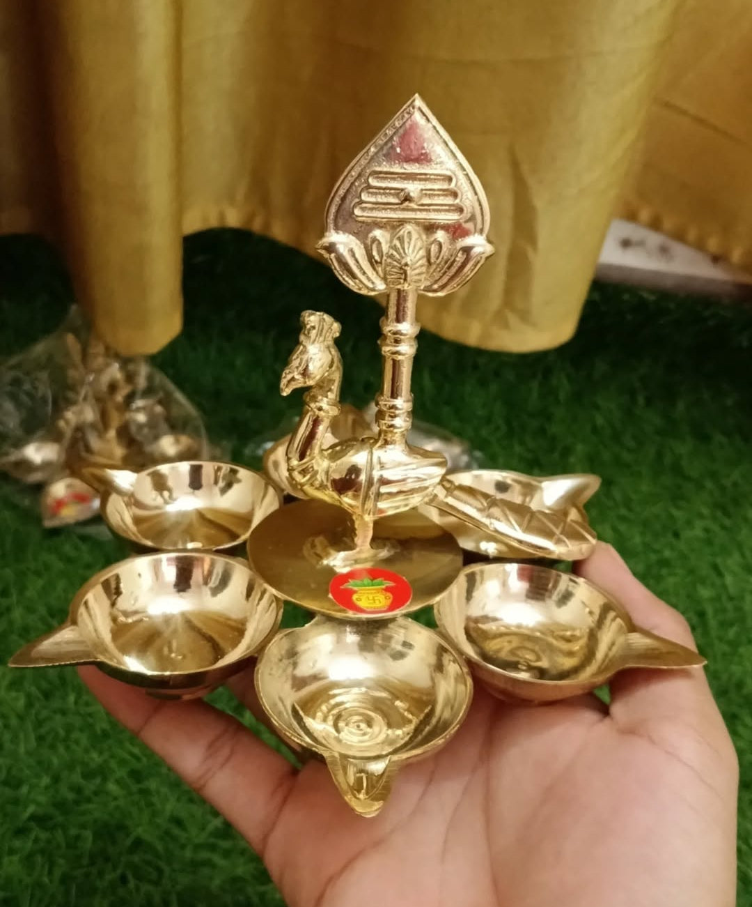 AARUMUGA MAYIL VEL VILAKKU