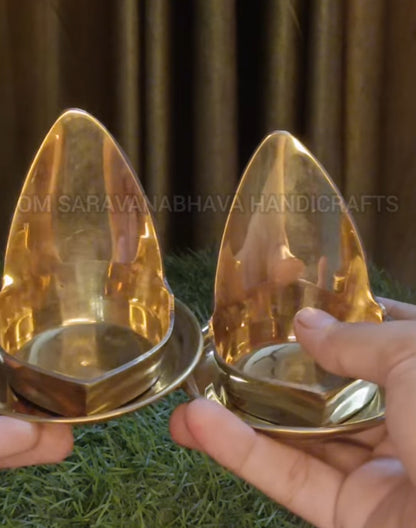 MAADA VILAKKU PAIR
